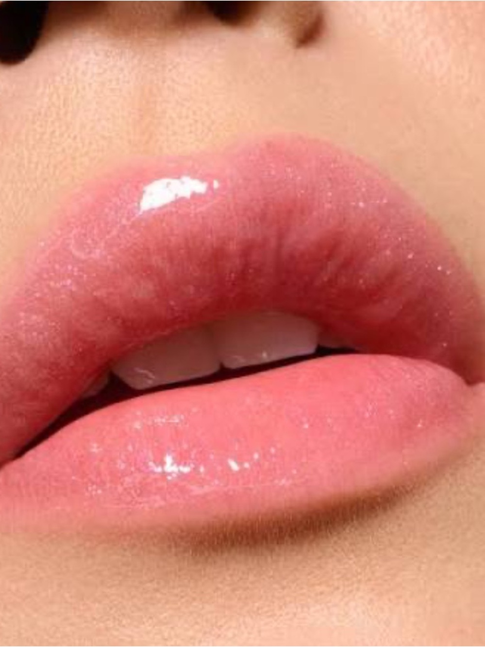 ⚡️🖤MAC Cosmetics Cremesheen LipGlass Cha-Cha-Cha - Picture 5 of 10
